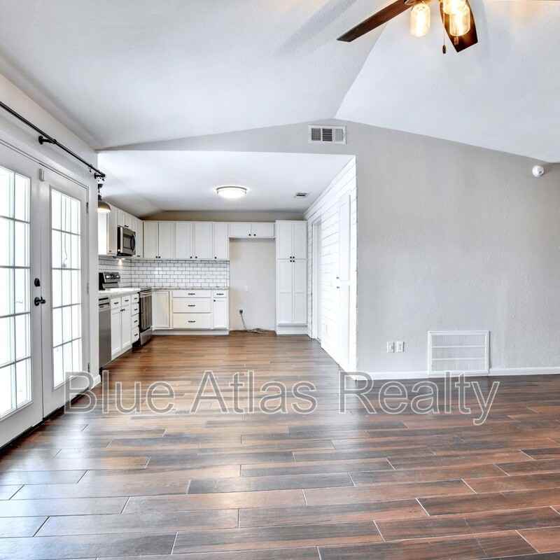 1313 Monaco Dr - Photo 3 of 24