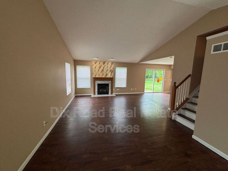 17 Ambergreen Ct - Photo 7 of 37