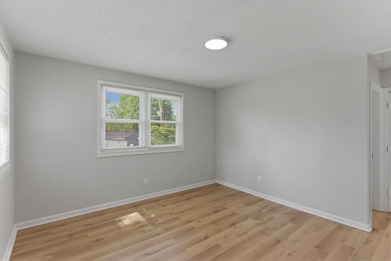 297 S Benedict Ave - Photo 3 of 10