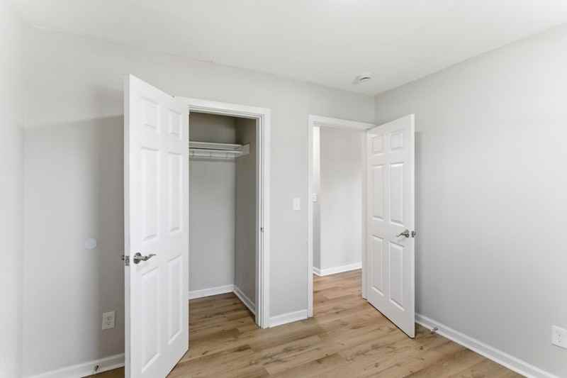 297 S Benedict Ave - Photo 4 of 10