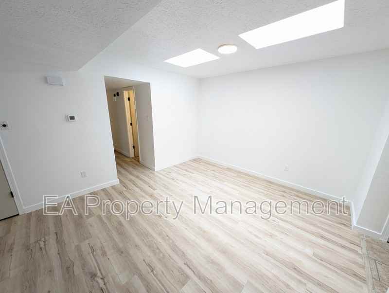 3301 Schumacher St Nw - Photo 3 of 20