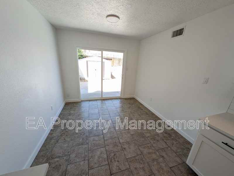 3301 Schumacher St Nw - Photo 7 of 20