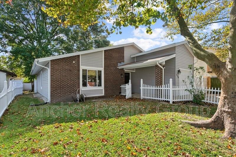 630 Orangewood Dr - Photo 4 of 46