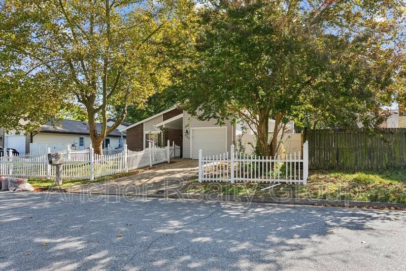 630 Orangewood Dr - Photo 5 of 46