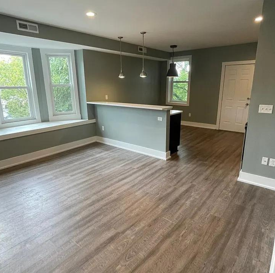 1656 Broadway Avenue #202 - Photo 5 of 9