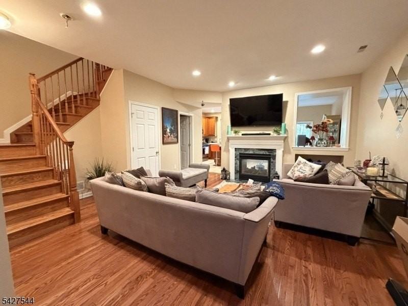 128 Jackson Ave - Photo 3 of 20