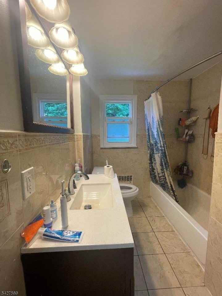 1065 Sayre Rd - Photo 7 of 18