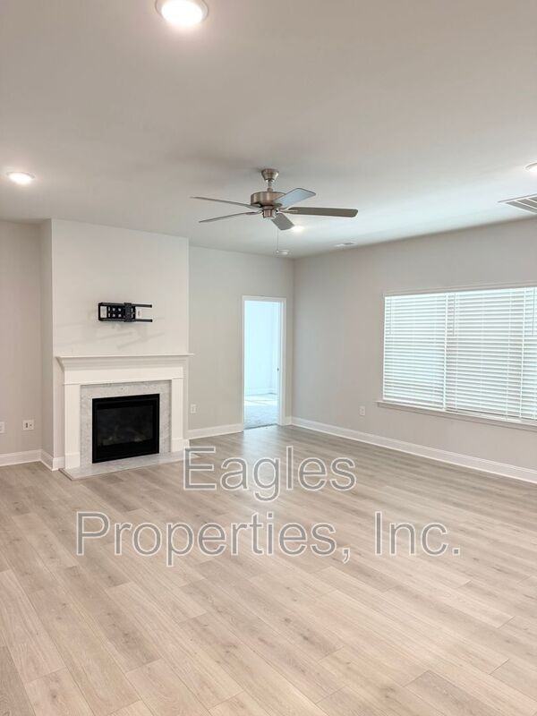 208 Bay Hill Dr - Photo 7 of 17