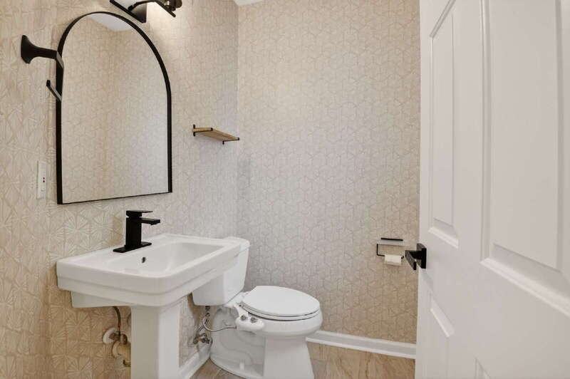 978 Harrison Cir - Photo 3 of 25