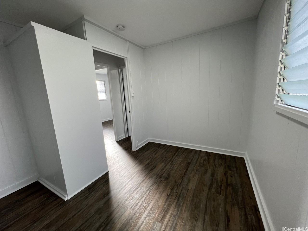 3046 Harding Ave #C - Photo 6 of 10