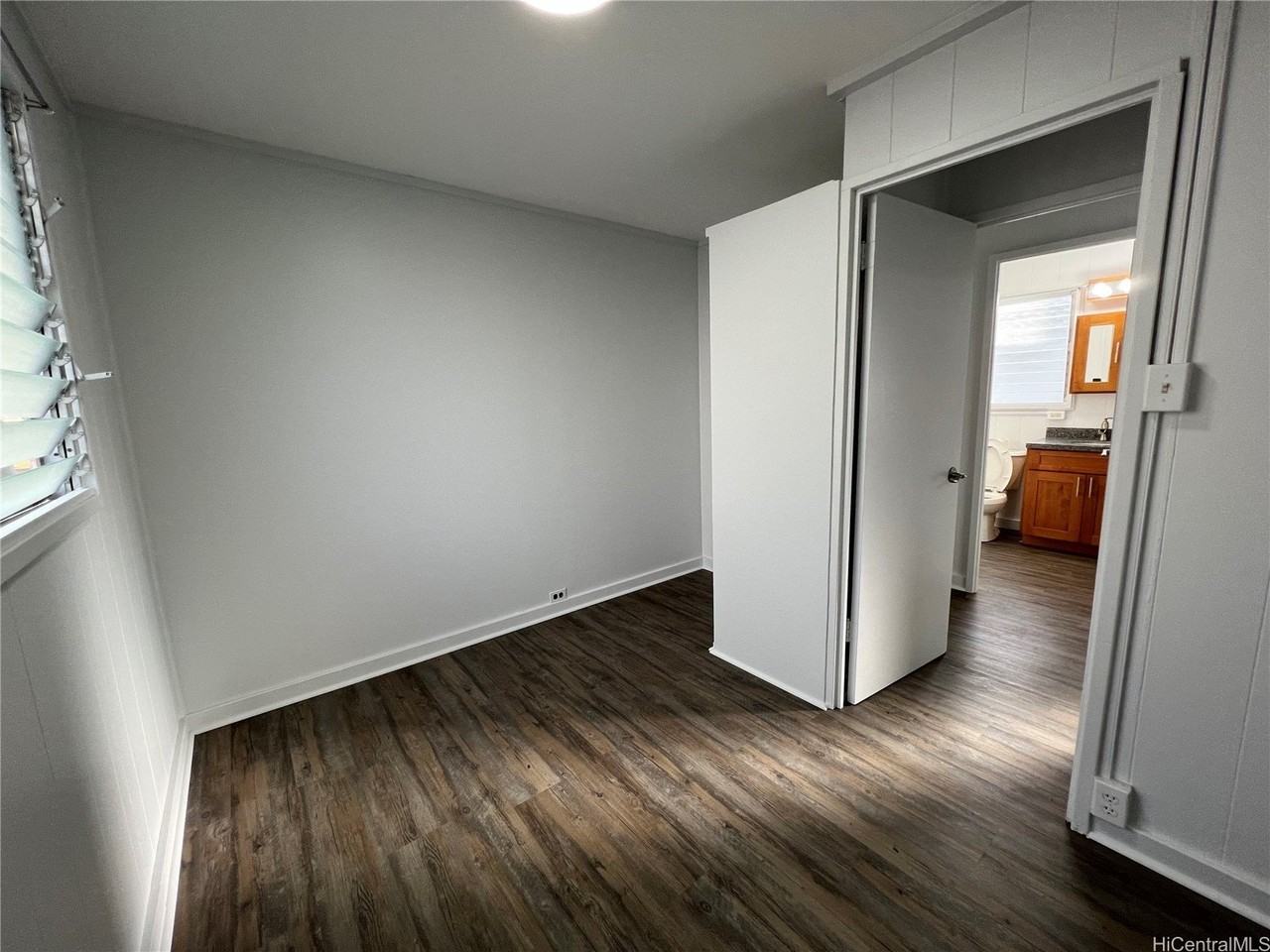 3046 Harding Ave #C - Photo 7 of 10