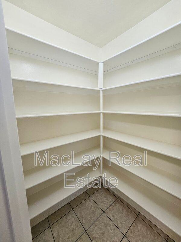 2863 E Oakland Ct - Photo 6 of 21