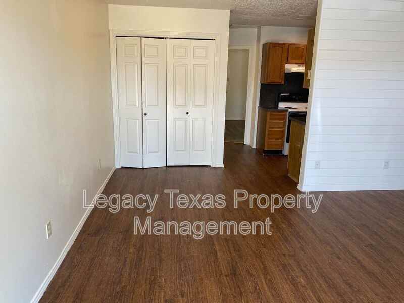 1412 Courtney Pl #A - Photo 3 of 24