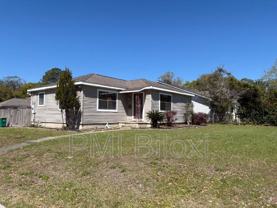 391 Rodeo Dr - Photo 1 of 1