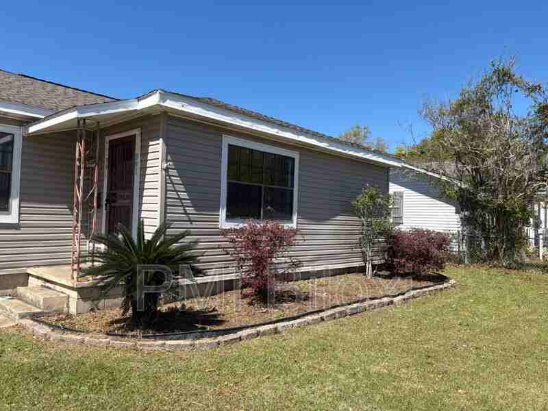 391 Rodeo Dr - Photo 3 of 26