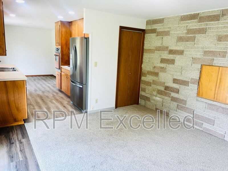 3808 S 250th St - Photo 7 of 21