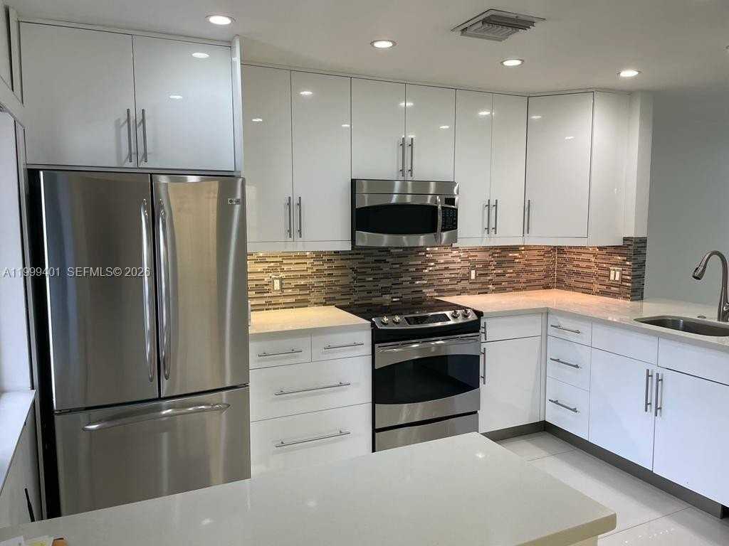 454 Lakeview Dr #2 - Photo 3 of 22