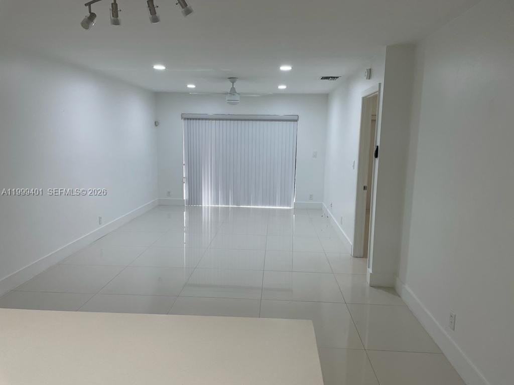 454 Lakeview Dr #2 - Photo 6 of 22