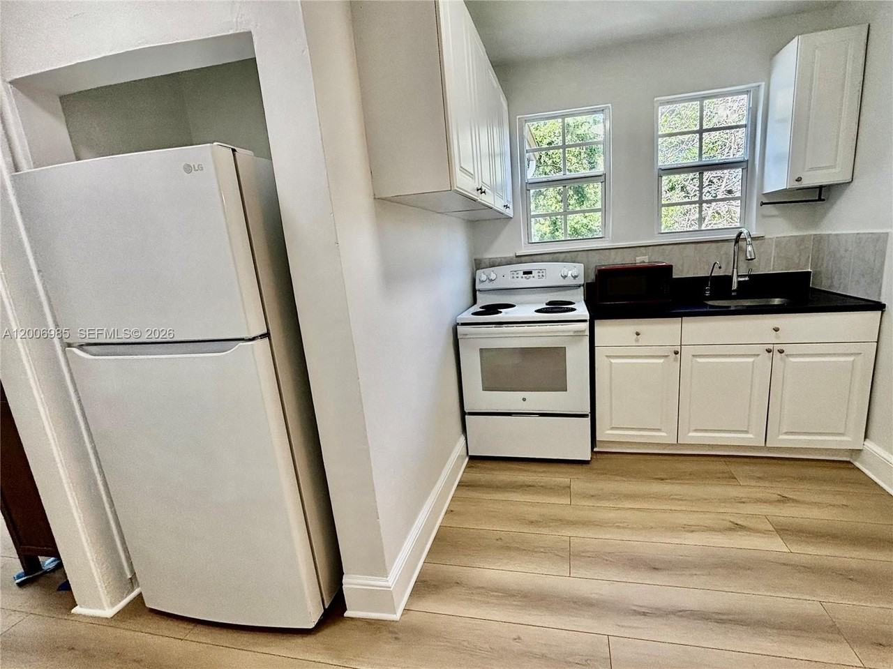 8240 Ne 3rd Ave - Photo 6 of 19