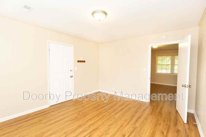 207 Memorial Dr #3 - Photo 3 of 14