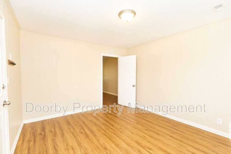 207 Memorial Dr #3 - Photo 4 of 14