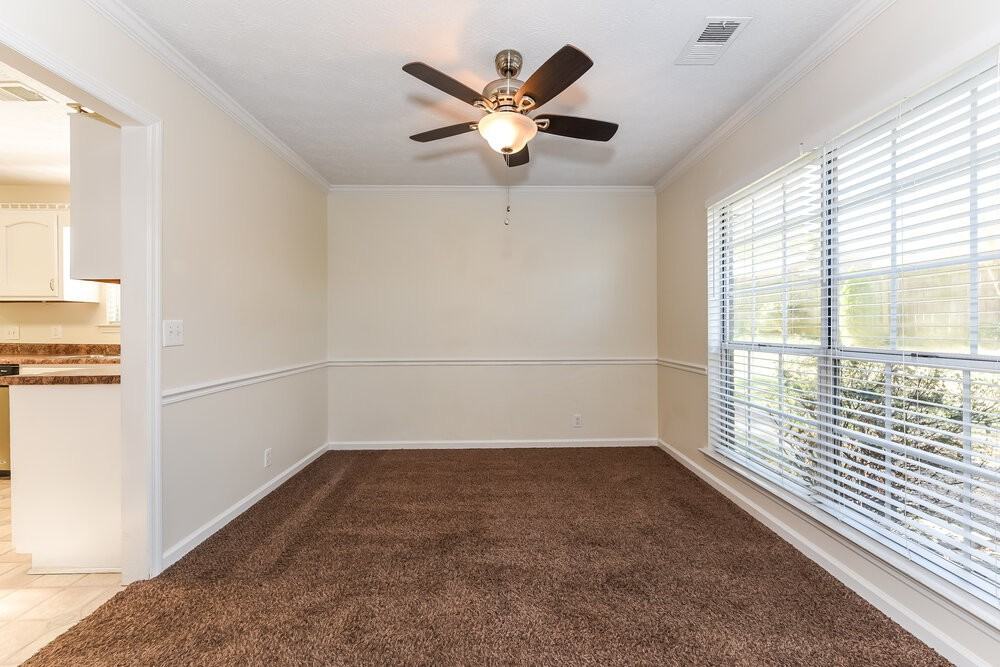 104 Carolina Ct - Photo 5 of 17