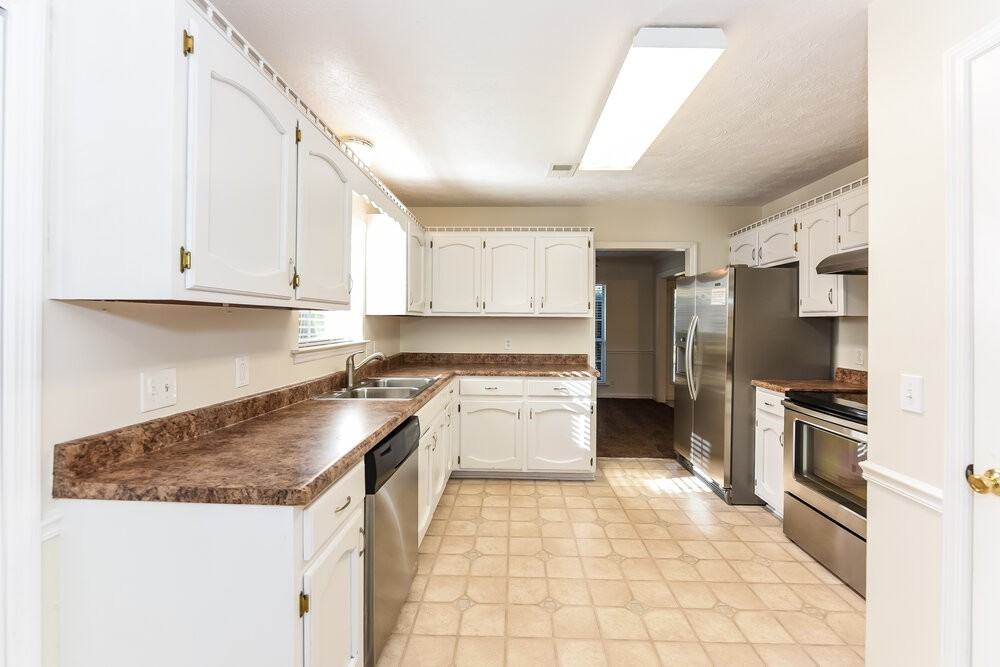 104 Carolina Ct - Photo 7 of 17