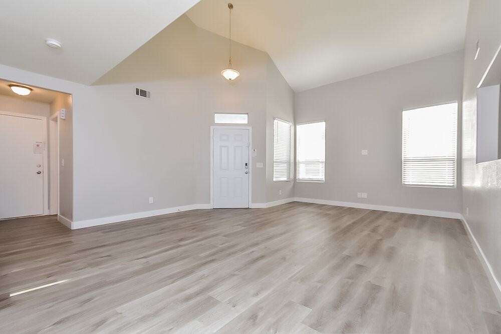 7640 W Delhi Ave - Photo 4 of 17