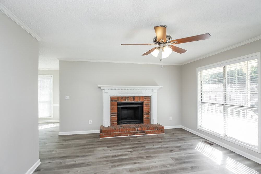 2405 Glynn Oaks Ct Sw - Photo 4 of 17