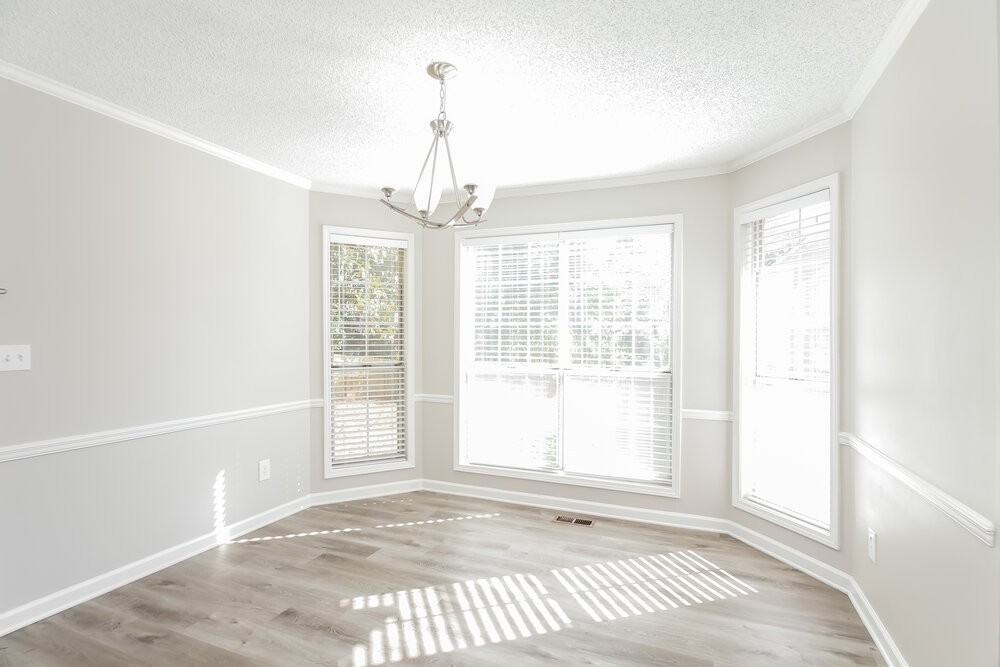 2405 Glynn Oaks Ct Sw - Photo 6 of 17