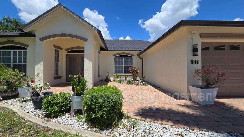 511 Se 25th Ter - Photo 2 of 35