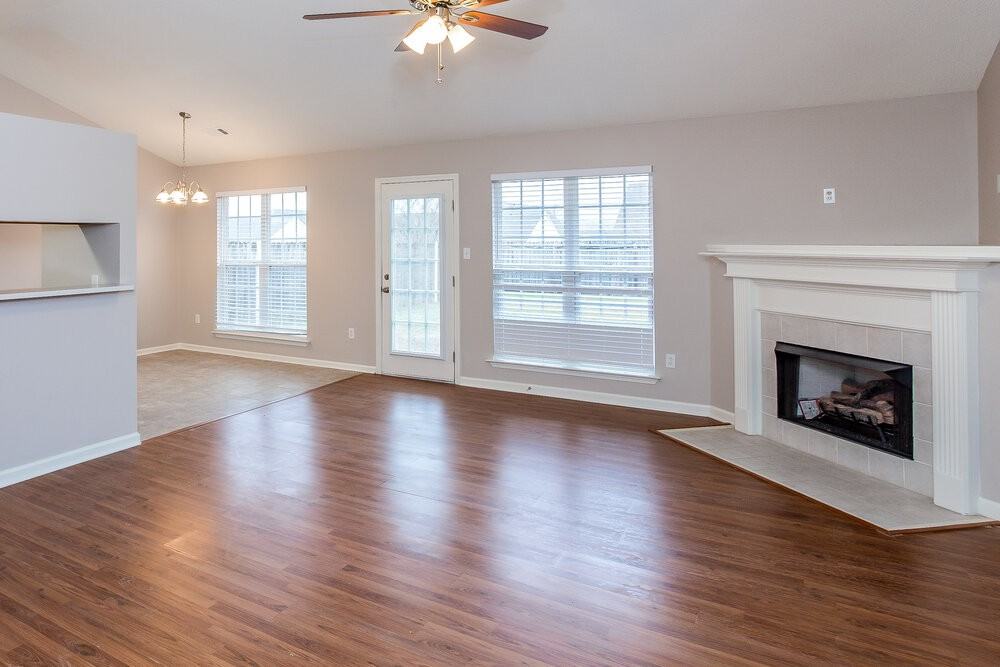 1720 Cherry Creek Dr - Photo 5 of 16