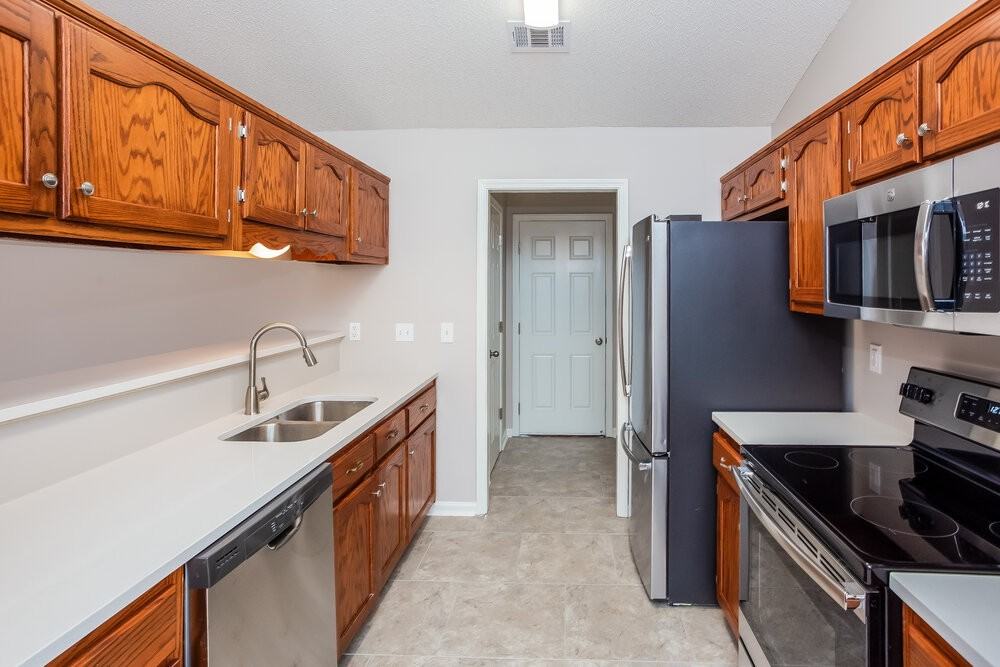 1720 Cherry Creek Dr - Photo 7 of 16