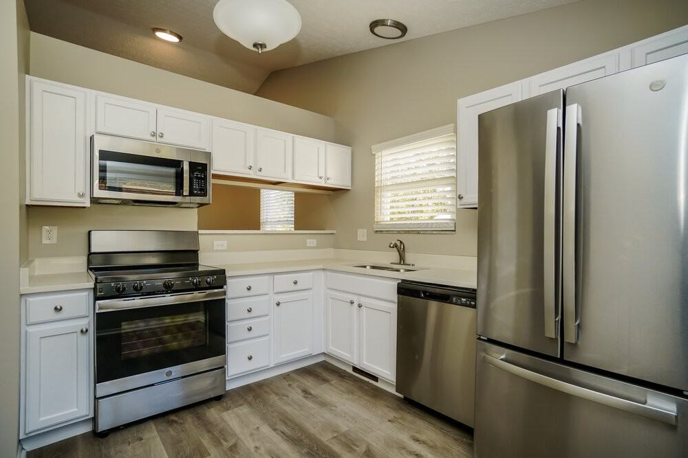 1551 Covina Dr - Photo 7 of 16