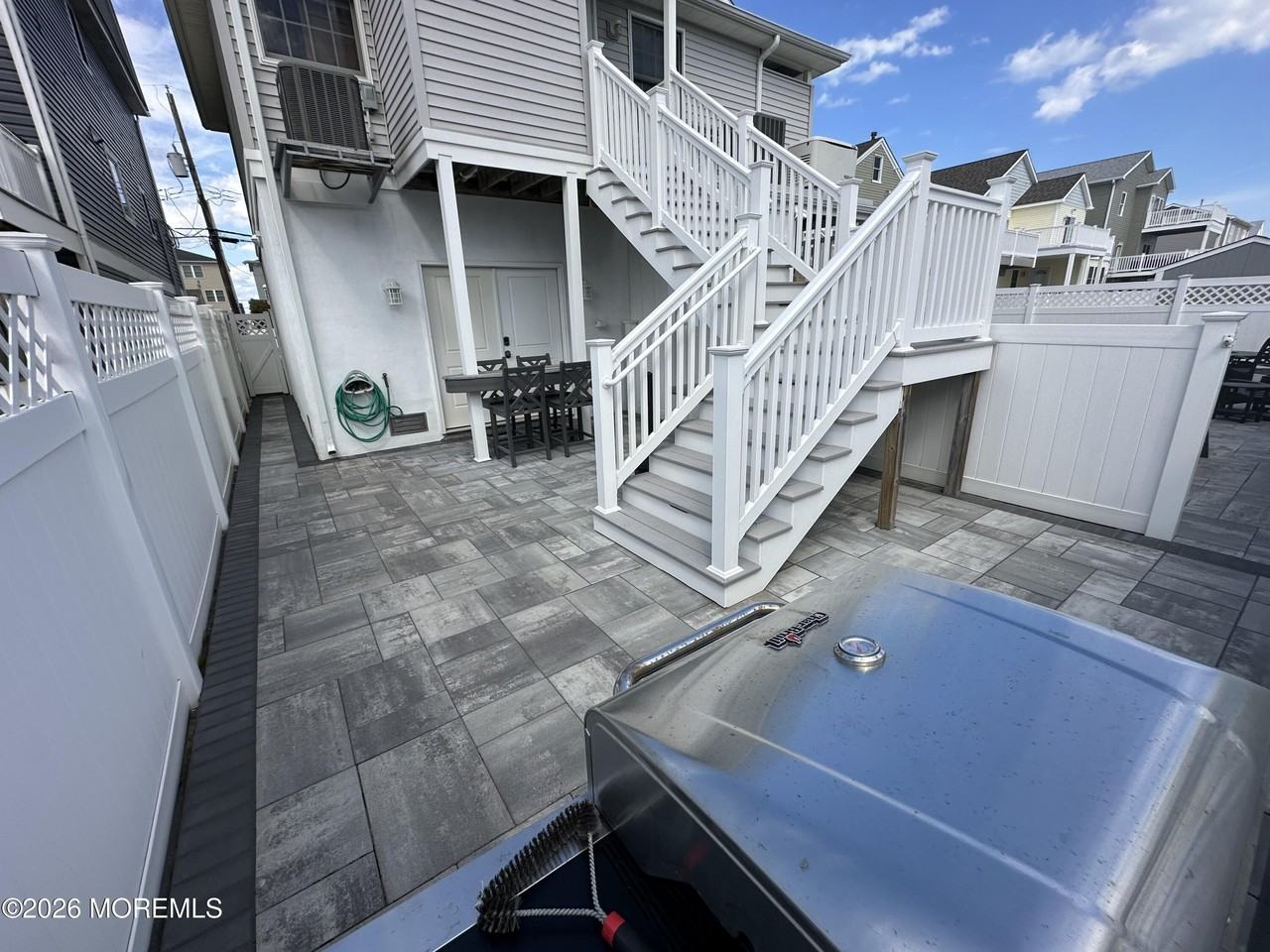 17 7th Ave - Photo 3 of 8
