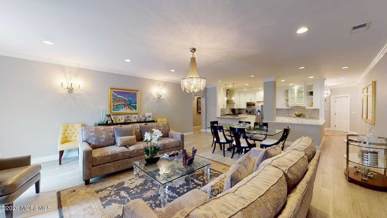 312 Riviera Dr - Photo 2 of 33