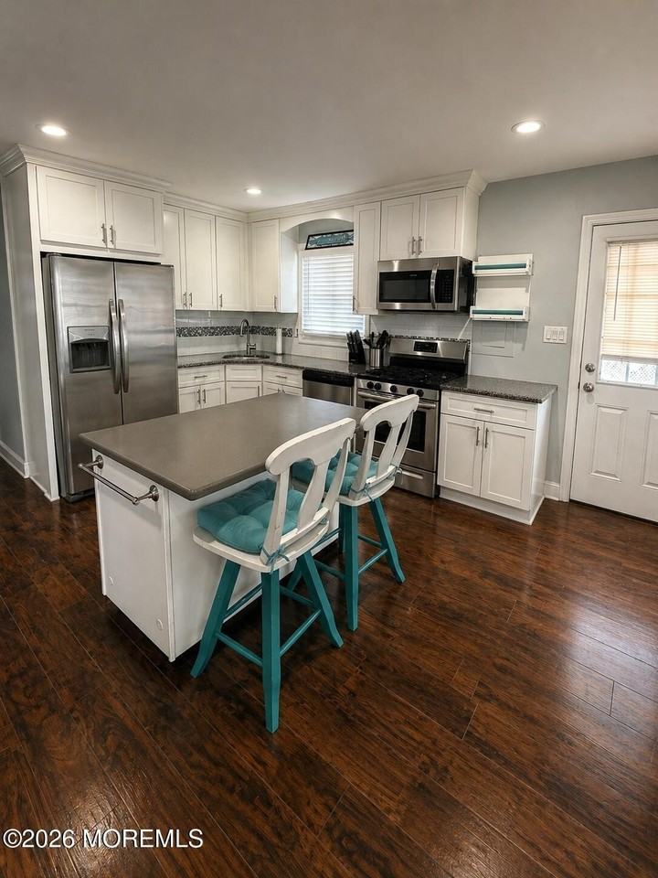 194 2nd St - Photo 3 of 11