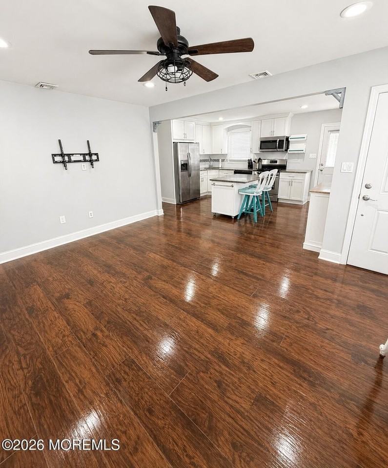 194 2nd St - Photo 5 of 11