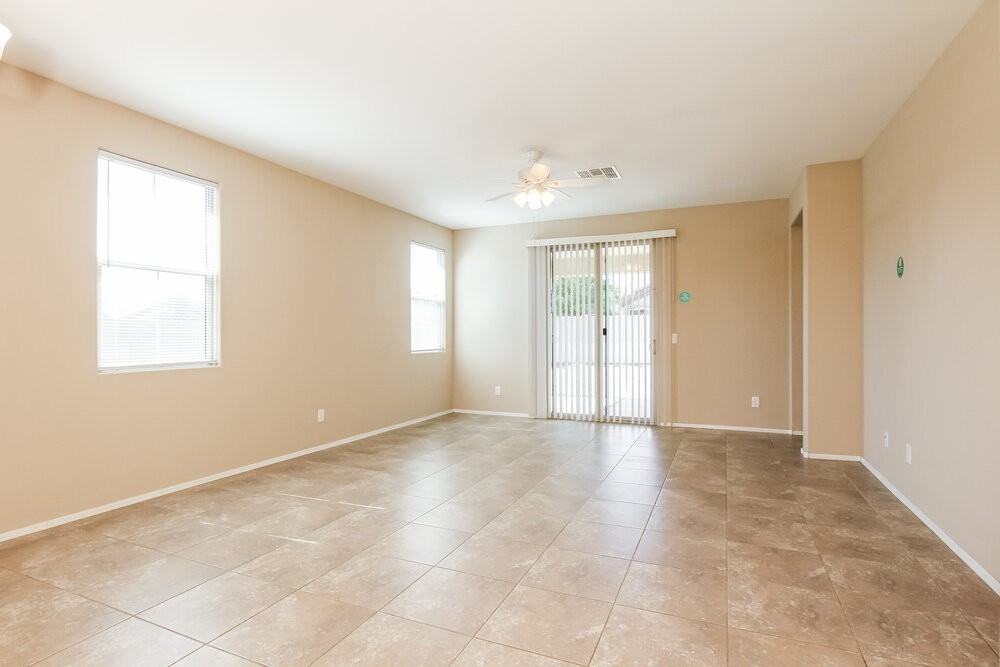 12164 W Superior Ave - Photo 4 of 16
