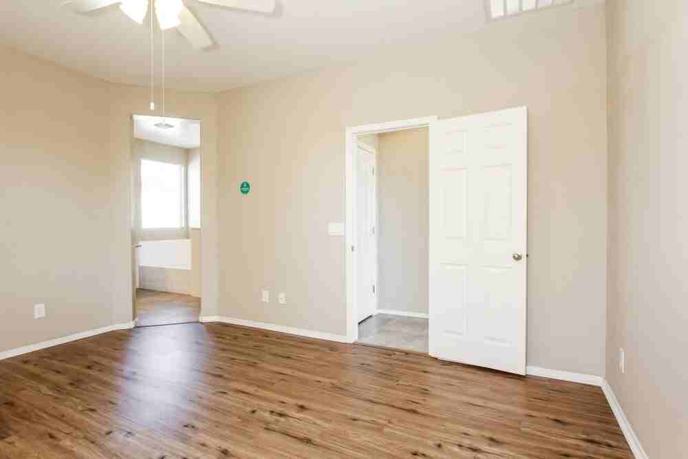 12164 W Superior Ave - Photo 7 of 16