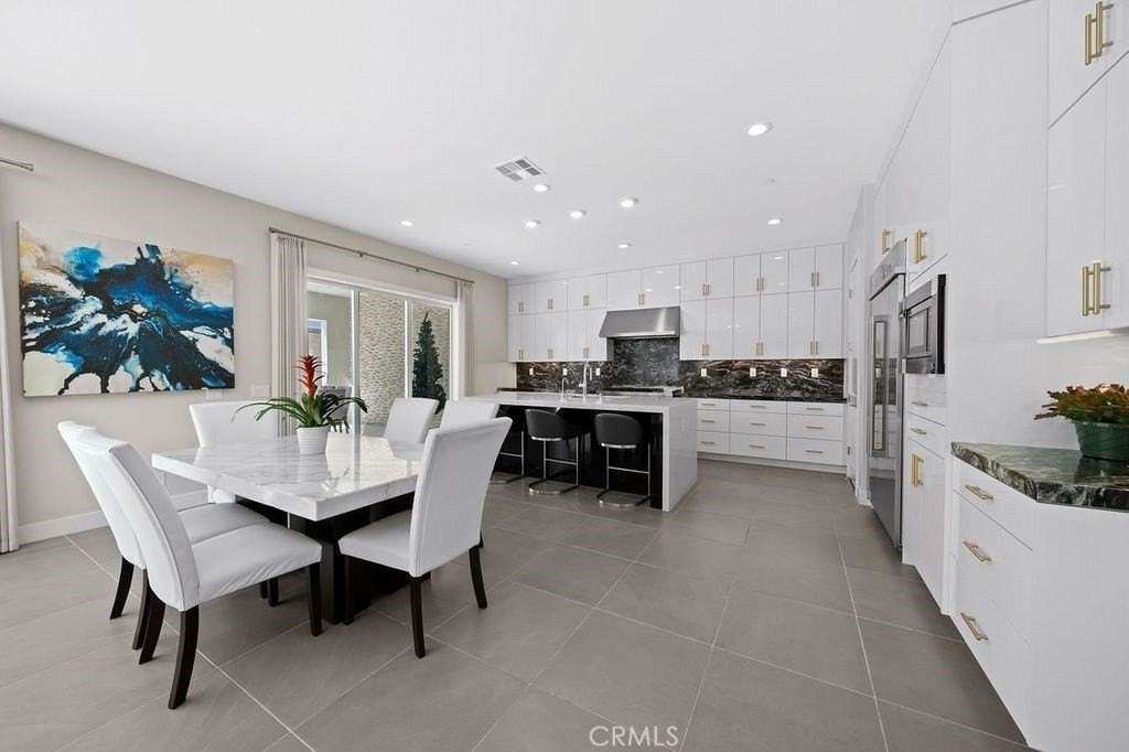 231 Huckleberry - Photo 2 of 25