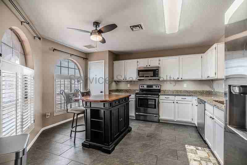 7730 W Shaw Butte Dr - Photo 4 of 22