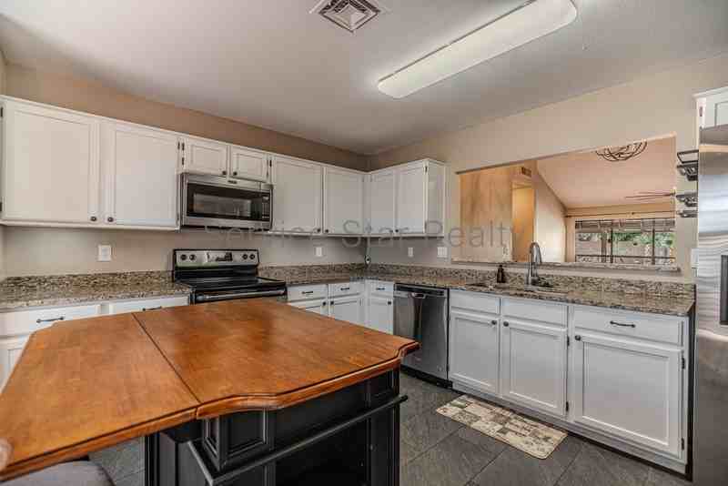 7730 W Shaw Butte Dr - Photo 5 of 22