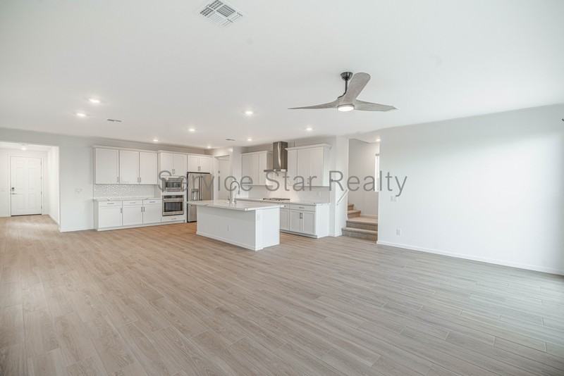 2432 W Maximo Way - Photo 5 of 19