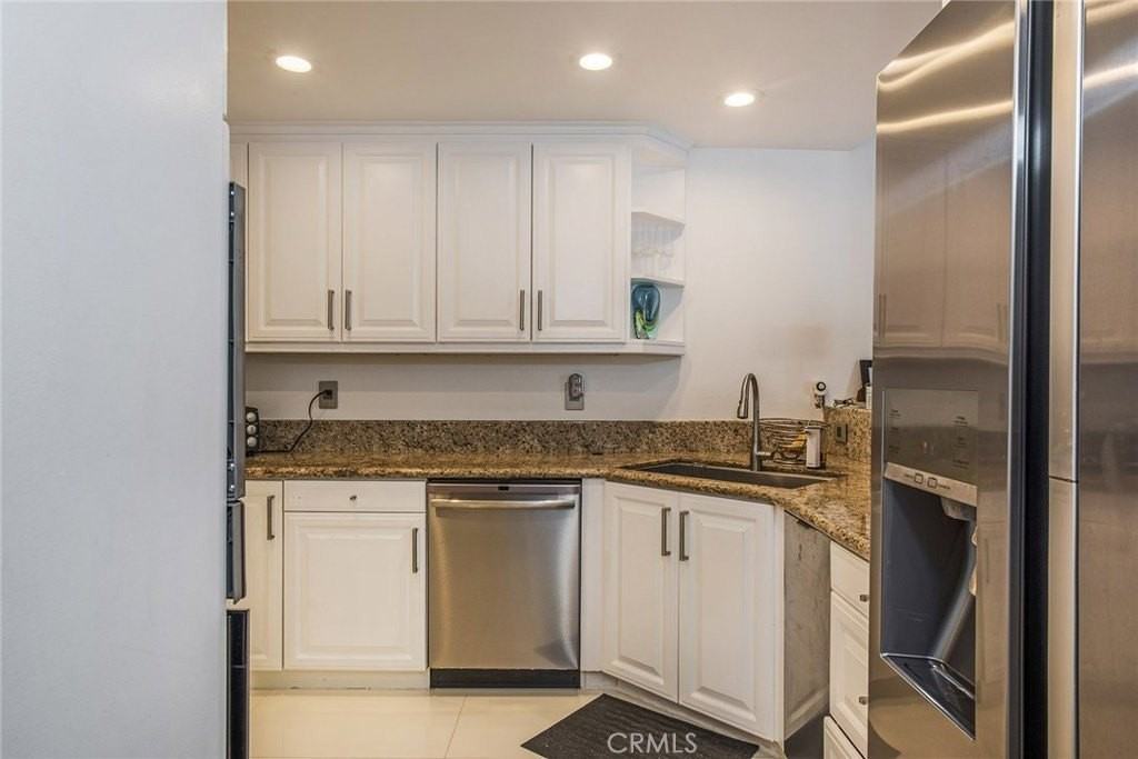 1500 E Ocean Blvd #410 - Photo 7 of 28