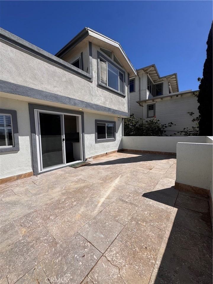 1734 Prospect Ave #B - Photo 3 of 22