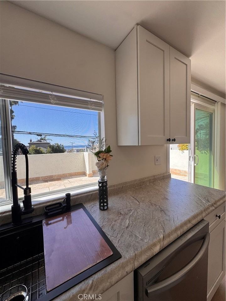 1734 Prospect Ave #B - Photo 7 of 22