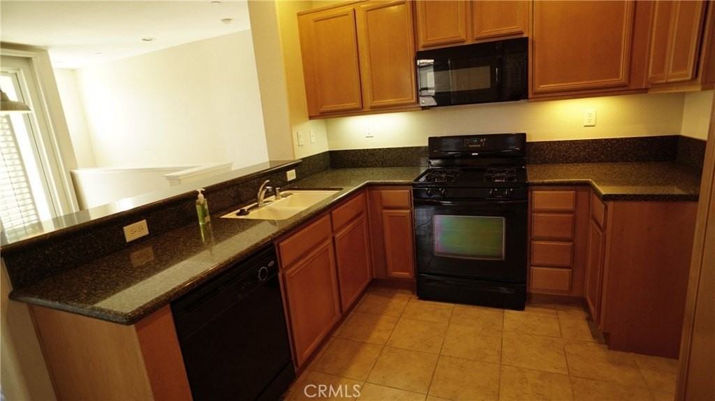 6931 Castor St - Photo 7 of 20