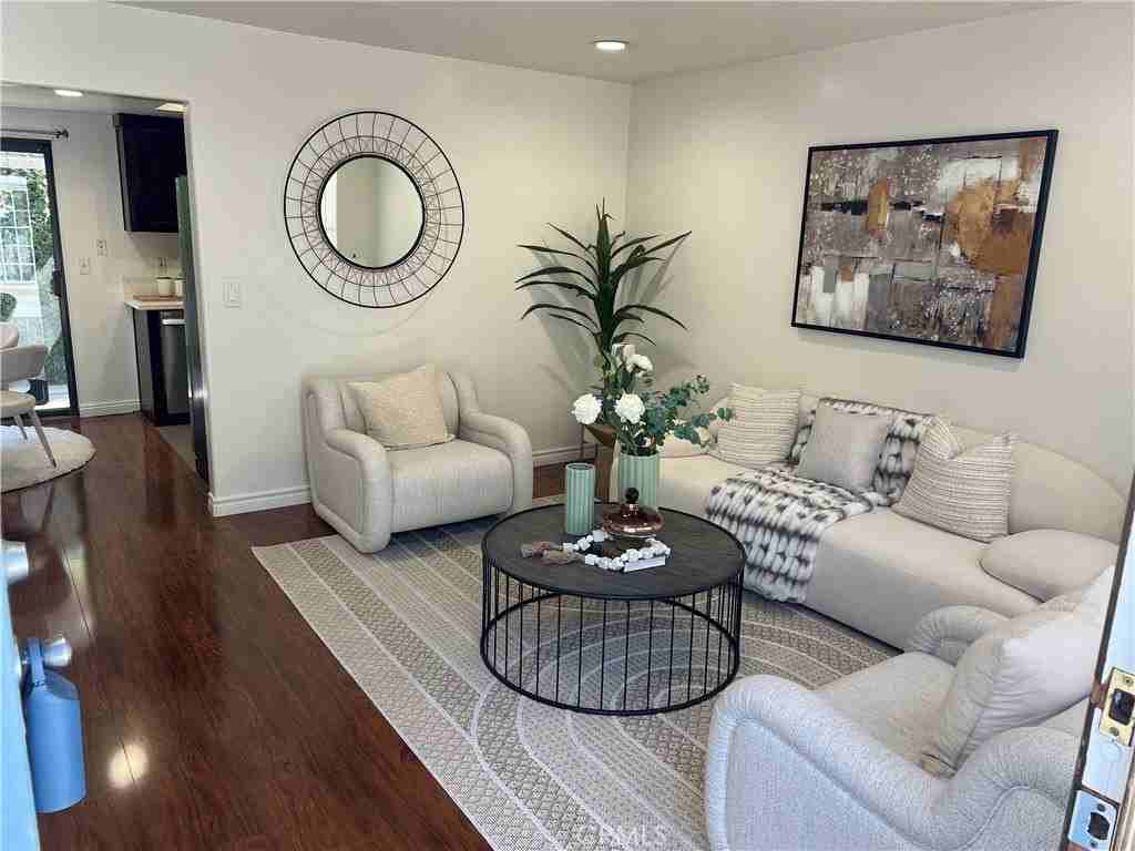 205 Violet Ave #D - Photo 3 of 17