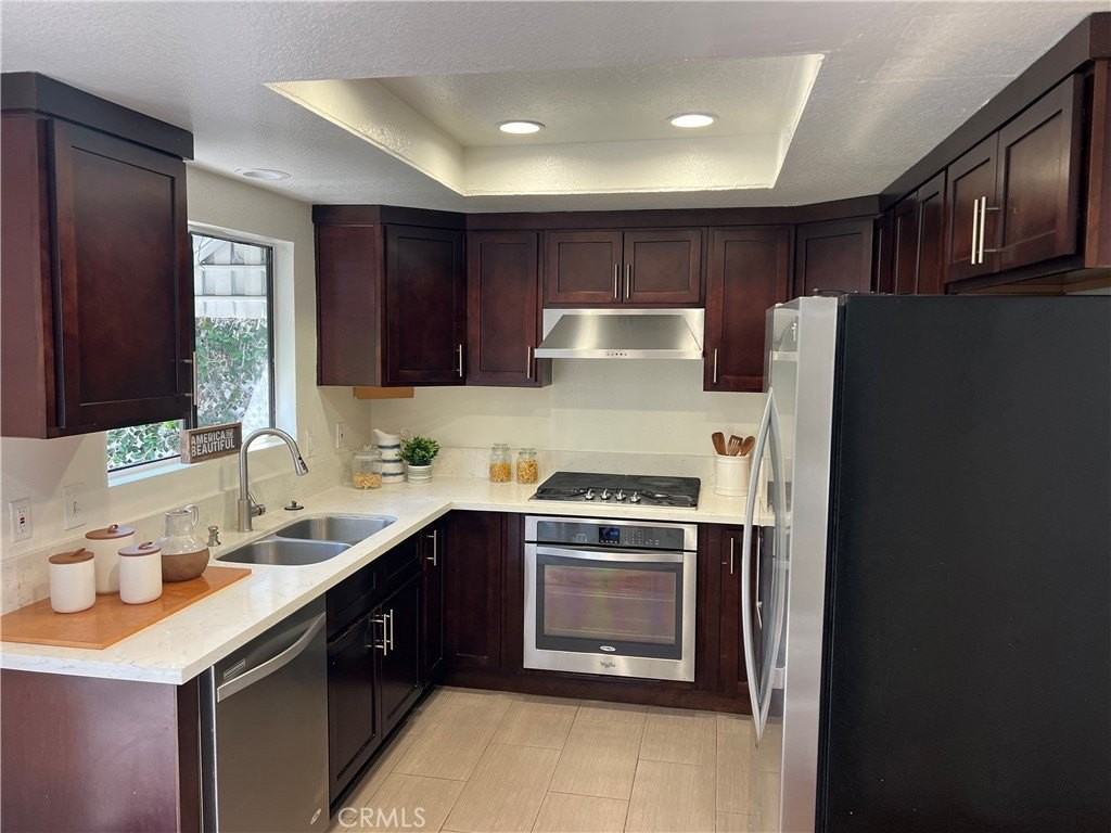 205 Violet Ave #D - Photo 4 of 17